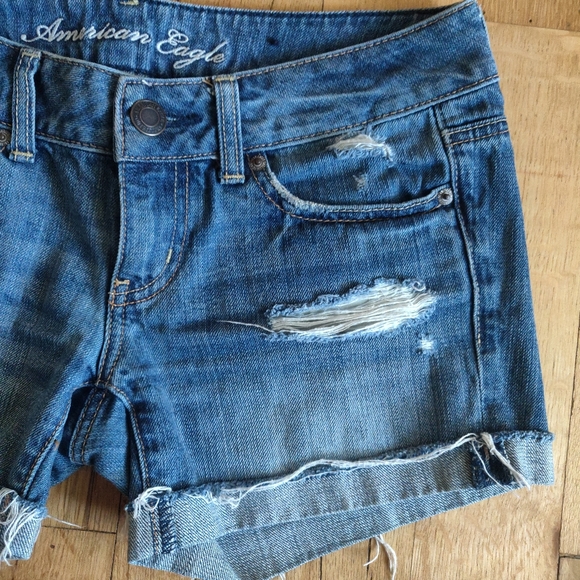 American Eagle Distressed Jean short 0 - Picture 2 of 6